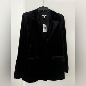 ❤️ Sophisticated Black Velvet Blazer with Notched Lapels